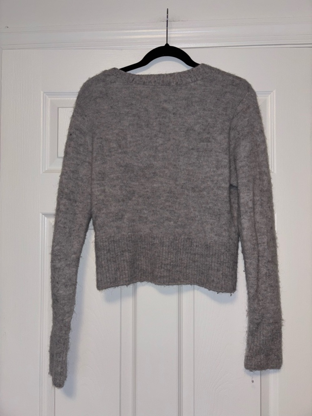 & Other Stories
Women's Grey Dinosaur Button Knit Cardigan small - Picture 6 of 13